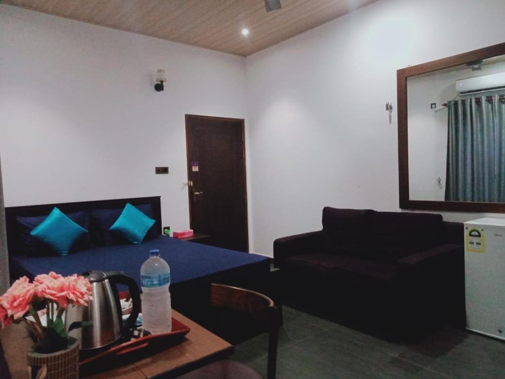 Taj Residence Puttalam Eksteriør billede