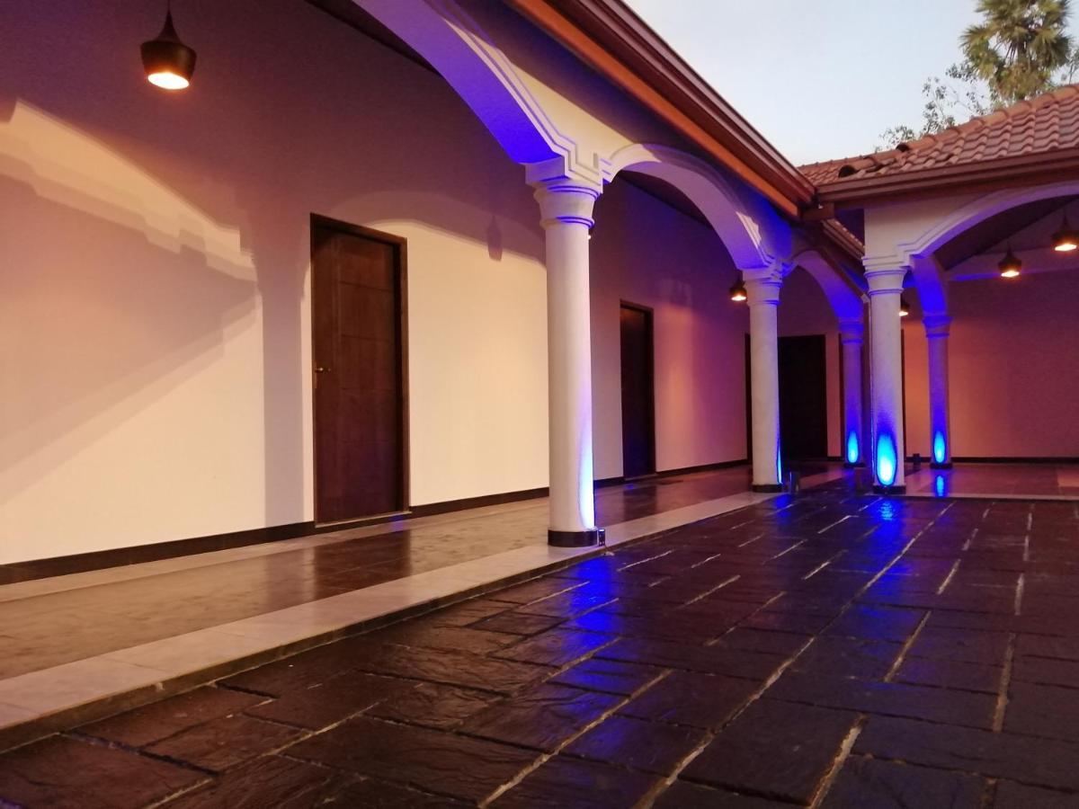 Taj Residence Puttalam Eksteriør billede