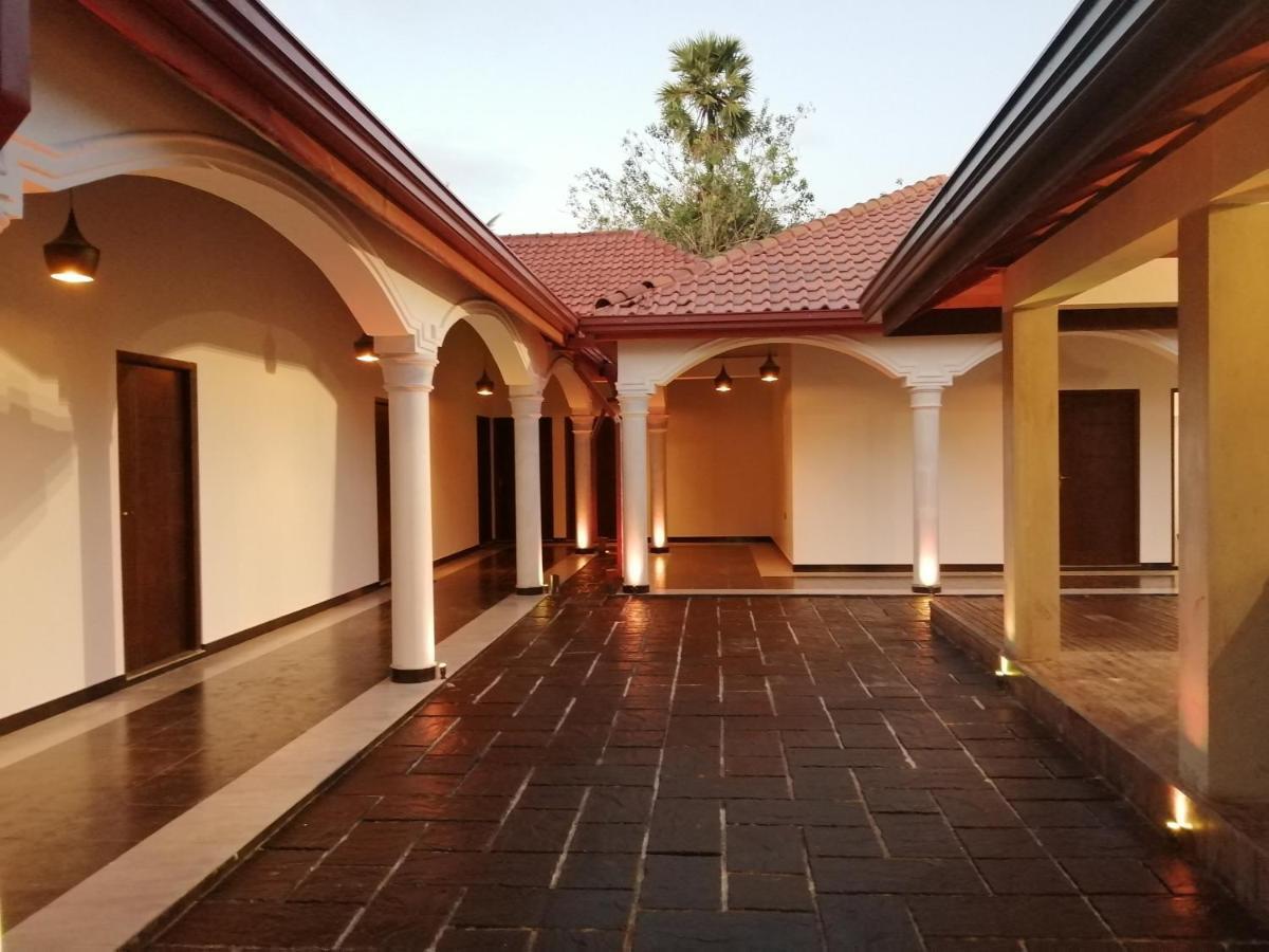 Taj Residence Puttalam Eksteriør billede